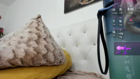 LilyOpen Pvt online show from December 25, 8:18 am