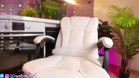 Julia online show from September 26, 3:32 am