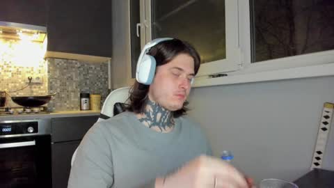 _torfin_ online show from December 8, 12:29 am