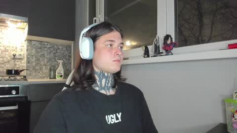 _torfin_ online show from February 21, 10:04 pm