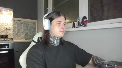 _torfin_ online show from March 1, 7:26 pm