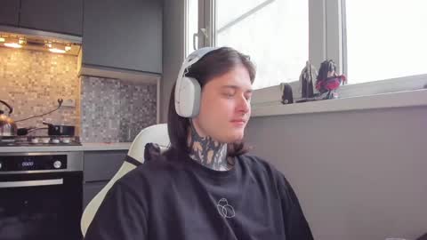 _torfin_ online show from March 10, 5:54 am