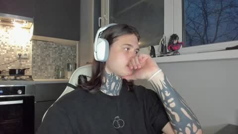 _torfin_ online show from March 11, 3:48 am