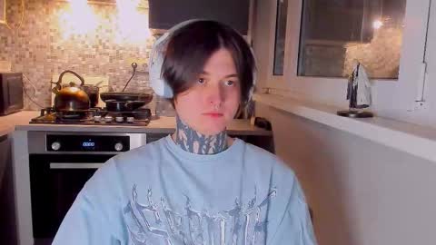 _torfin_ online show from February 26, 9:36 pm