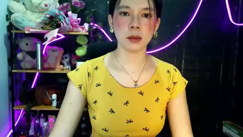_urpetitegirl online show from May 10, 10:20 am