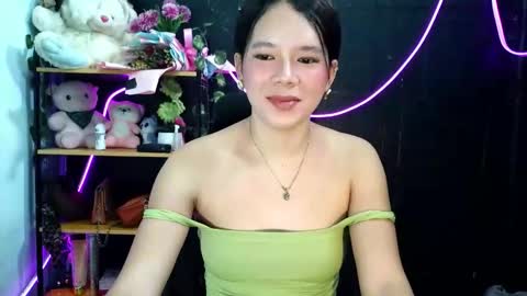 _urpetitegirl online show from May 14, 1:45 am
