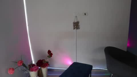 Snapshot of _vahos chatting on February 18, 9:20 pm Anastasia Vahos online show from February 18, 9:20 pm