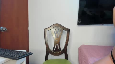 Snapshot of _valentina_69 chatting on May 29, 11:58 pm _valentina_69 online show from May 29, 11:58 pm