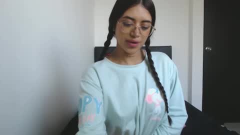 Snapshot of _valentinax_ chatting on February 26, 11:53 am Vale online show from February 26, 11:53 am