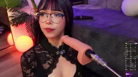 Snapshot of _viollettenoir_ chatting on June 17, 8:43 pm online show from June 17, 8:43 pm