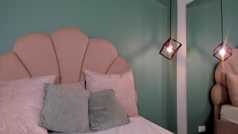  Vix  online show from December 16, 10:40 am