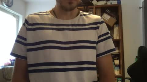 Who am I online show from August 5, 12:19 pm
