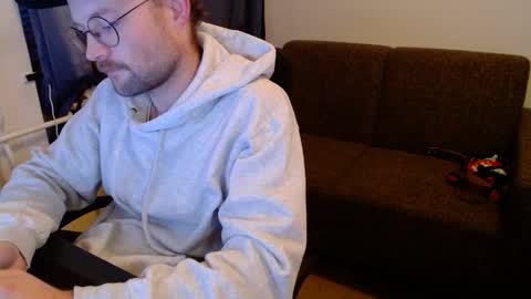 Snapshot of _whoisthatguy_ chatting on November 23, 3:23 pm _whoisthatguy_ online show from November 23, 3:23 pm