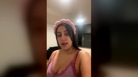 Snapshot of _xnicolle chatting on January 11, 9:09 pm Nicolle online show from January 11, 9:09 pm