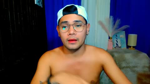 Snapshot of _xxcocksucker chatting on December 29, 1:28 pm _xxcocksucker online show from December 29, 1:28 pm