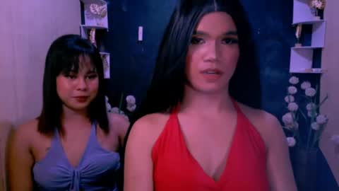 _xxlilly online show from April 12, 11:15 am