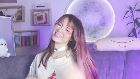 _yourcherrybomb online show from June 7, 3:32 am