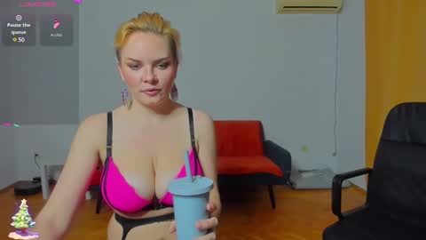 Candice and Mark online show from December 15, 4:59 pm