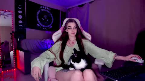 Snapshot of _yourwetdreams_ chatting on December 23, 6:48 pm Roxy online show from December 23, 6:48 pm