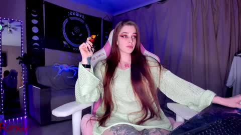 Snapshot of _yourwetdreams_ chatting on January 11, 5:41 am Roxy online show from January 11, 5:41 am