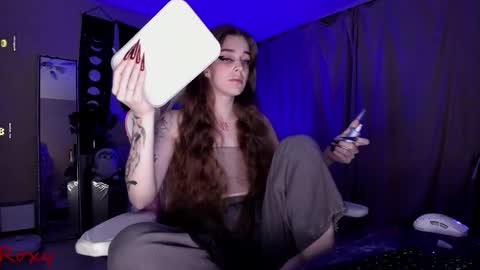 Snapshot of _yourwetdreams_ chatting on September 29, 4:56 pm Roxy online show from September 29, 4:56 pm