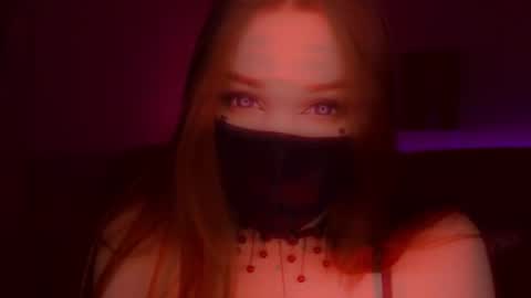 Snapshot of _yourwetdreams_ chatting on November 28, 7:49 pm Roxy online show from November 28, 7:49 pm