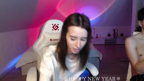 Nicole  Thomas  Dave online show from January 18, 7:15 pm