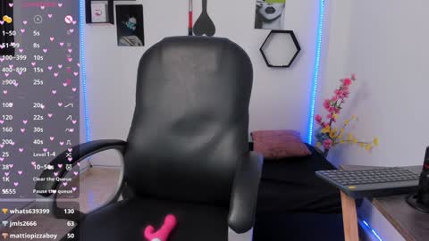 Snapshot of _zoewright chatting on December 19, 3:51 am Zoe online show from December 19, 3:51 am