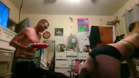Snapshot of a1mlott24 chatting on March 24, 7:35 am Freaky Couple online show from March 24, 7:35 am