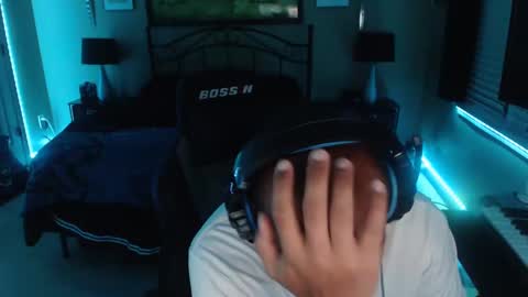 Snapshot of a4orce chatting on December 13, 1:37 am a4orce online show from December 13, 1:37 am