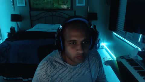 Snapshot of a4orce chatting on March 5, 6:01 am a4orce online show from March 5, 6:01 am