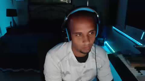 Snapshot of a4orce chatting on October 16, 3:51 am a4orce online show from October 16, 3:51 am