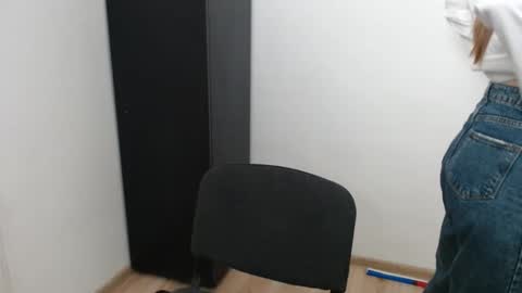 Snapshot of a_ariella_ chatting on September 22, 12:40 pm a_ariella_ online show from September 22, 12:40 pm