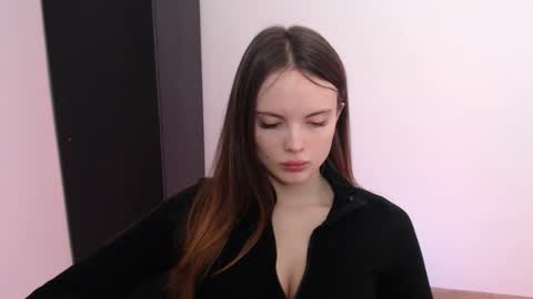 Snapshot of a_ariella_ chatting on October 7, 7:16 am a_ariella_ online show from October 7, 7:16 am