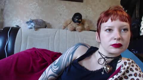 Snapshot of a_damn_good_coffee chatting on October 1, 12:00 pm a_damn_good_coffee online show from October 1, 12:00 pm