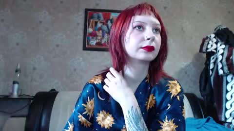 Snapshot of a_damn_good_coffee chatting on October 31, 11:44 am a_damn_good_coffee online show from October 31, 11:44 am