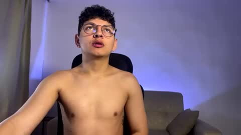 a_lejandro08 online show from July 18, 11:25 am