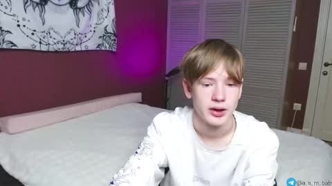 Kris Michael online show from September 23, 8:23 pm