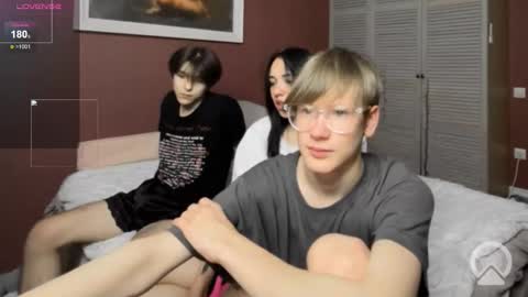 Kris Michael online show from October 24, 9:44 pm