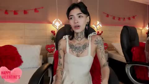 Luni  online show from February 14, 2:47 pm