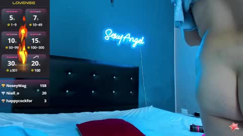 Snapshot of aabby_lee chatting on December 23, 6:58 pm Abby Lee online show from December 23, 6:58 pm