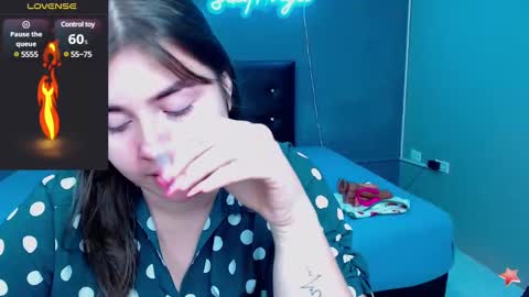 Snapshot of aabby_lee chatting on December 30, 12:31 pm Abby Lee online show from December 30, 12:31 pm