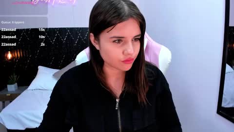 Snapshot of aabby_lee chatting on February 22, 3:25 pm Abby Lee online show from February 22, 3:25 pm