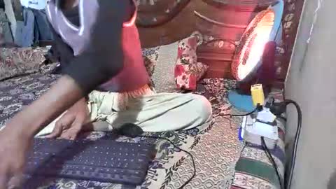 Snapshot of aakhan804 chatting on February 9, 8:35 pm aakhan804 online show from February 9, 8:35 pm