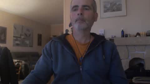 Snapshot of aalex1717 chatting on December 26, 7:24 am Aalex1717 online show from December 26, 7:24 am