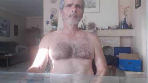 Snapshot of aalex1717 chatting on October 14, 1:56 pm Aalex1717 online show from October 14, 1:56 pm