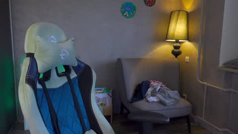 Alex online show from February 6, 7:13 am