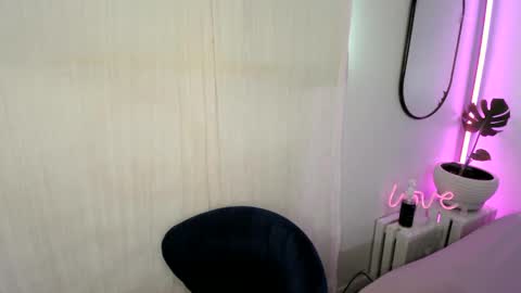 Snapshot of aaliyahlayla chatting on December 29, 1:34 am Aaliyahlayla online show from December 29, 1:34 am