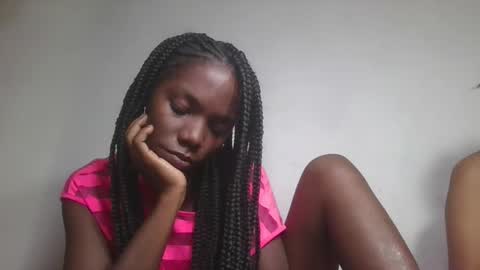 aangevelo online show from November 15, 11:51 am