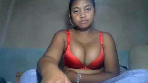 aariciah online show from February 5, 7:35 am